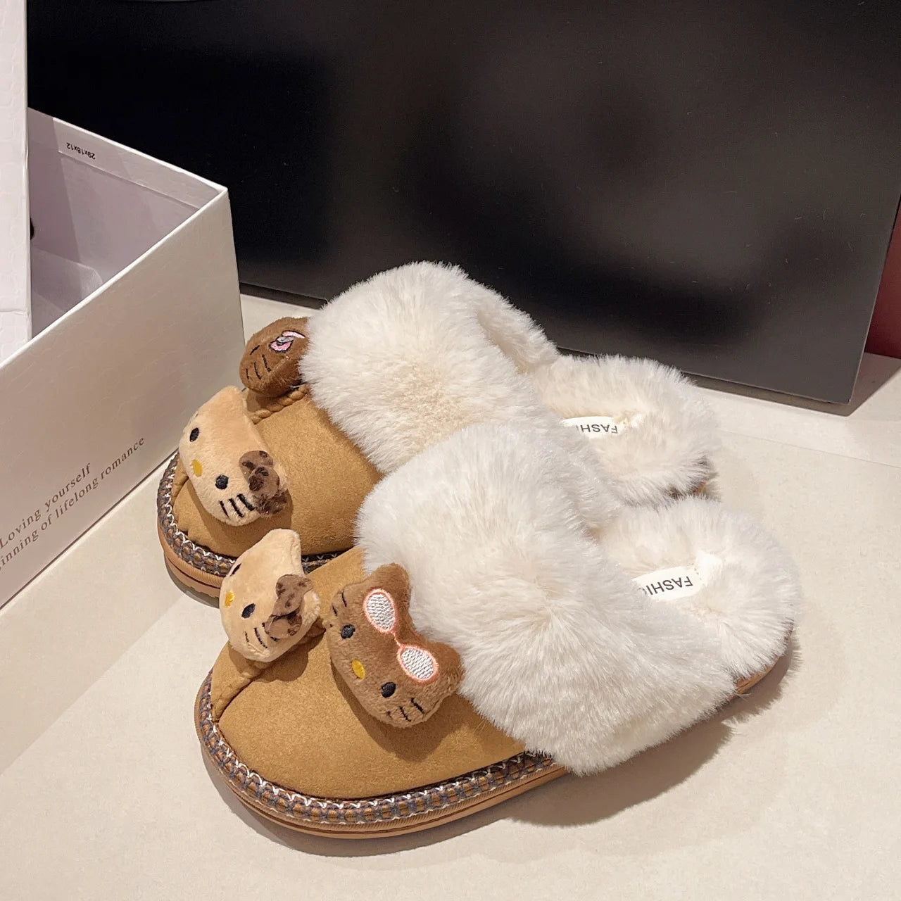 Nekozi  Kitty Plush Slippers 